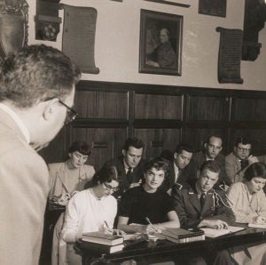 Jacqueline Kennedy in coed class in the SFS