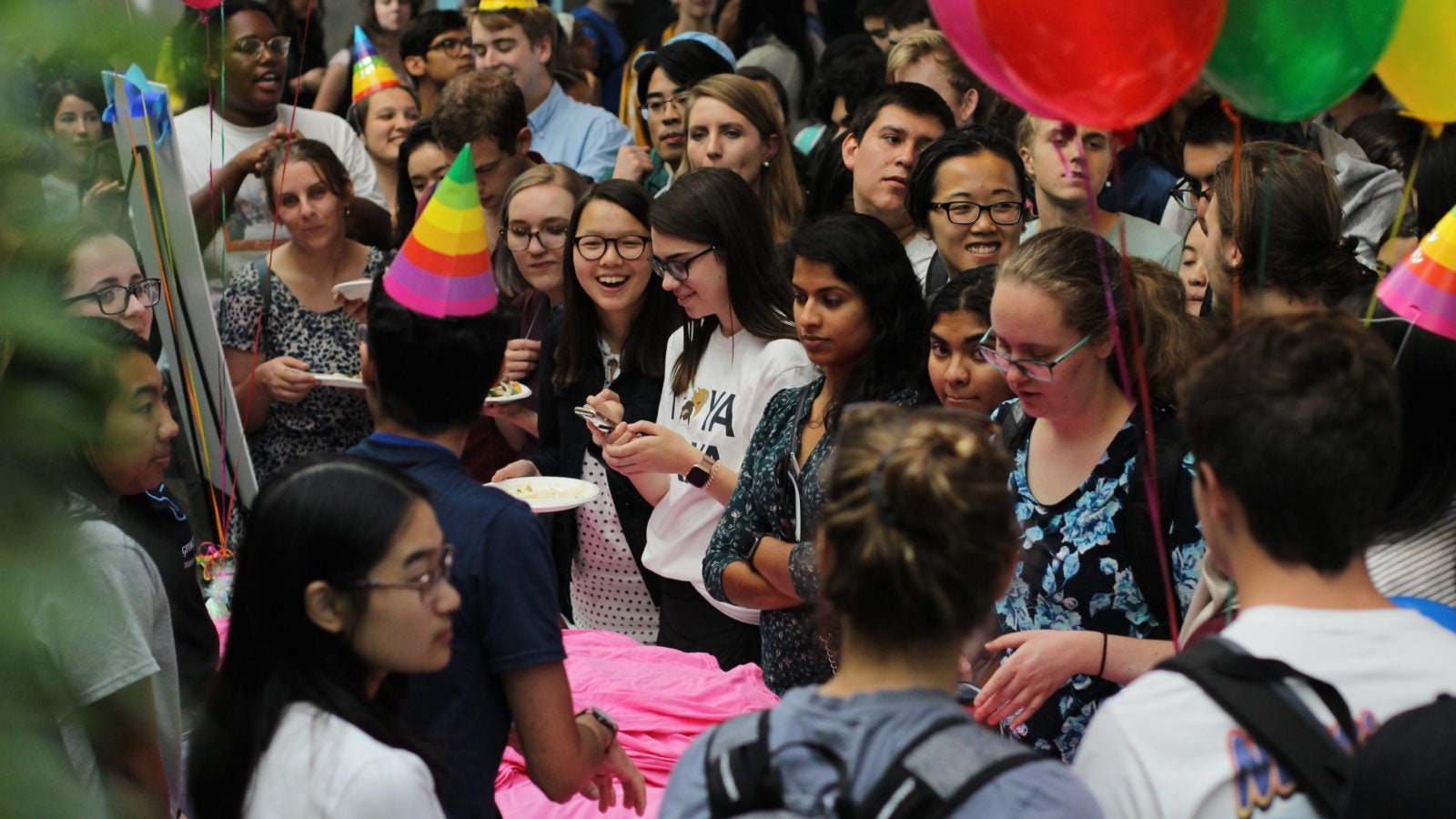 Students line up for SFS shirts