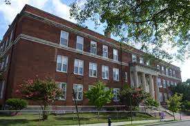 Photo of the exterior of Benjamin Banneker Academic High School in Washington, DC.