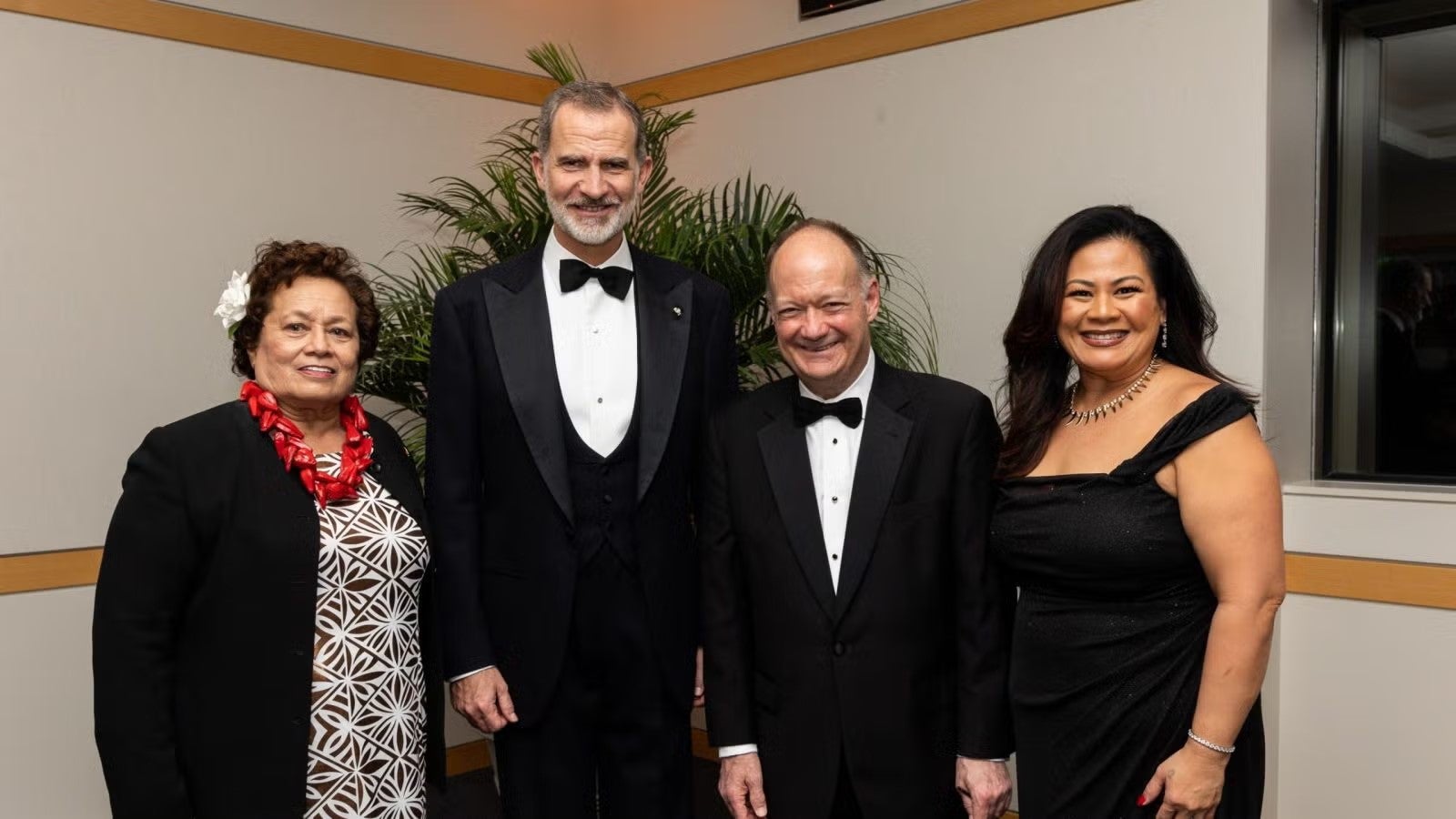 Prince Felipe and President DeGioia standing together in formalwear during gala.