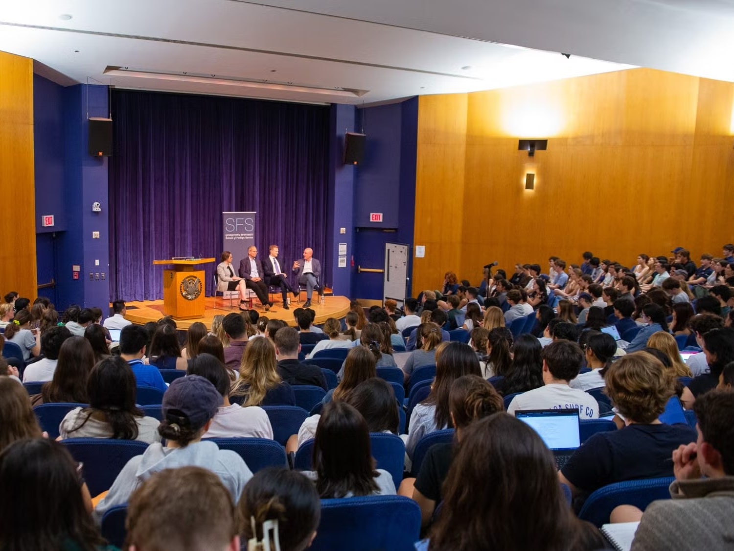 SFS students, alumni come together for post-election analysis