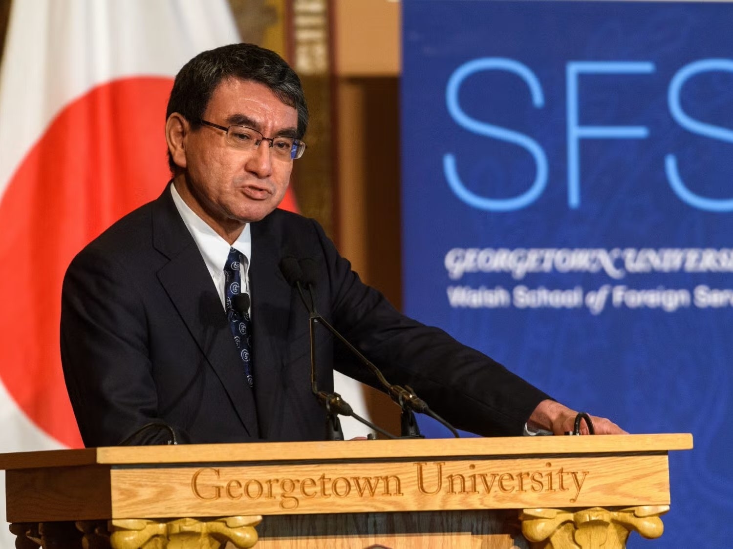 SFS Alumnus Kono Taro (SFS’86) Comes Second in Party Leadership Race Determining Japan’s Next Prime Minister