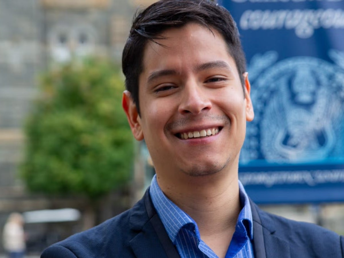 Esteban Morales Herrera (CLAS’24) draws on peacemaking experience to pursue transitional justice at SFS
