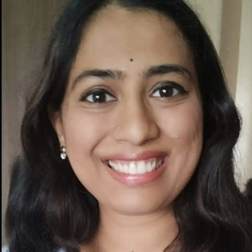 Headshot of Mahathi Gottumukkala.