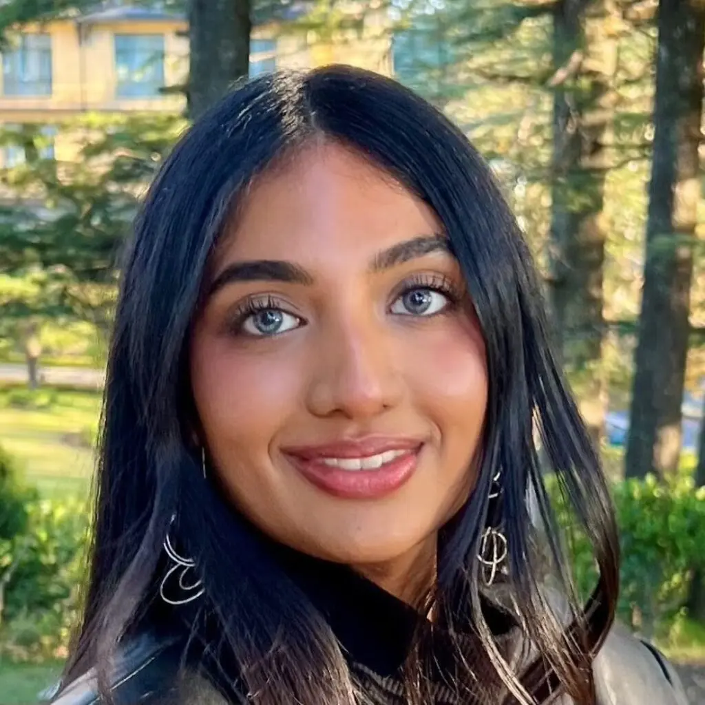 Headshot of Rebecca Abraham.