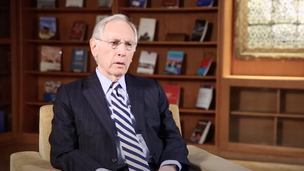 Photo of Phil Verveer speaking.