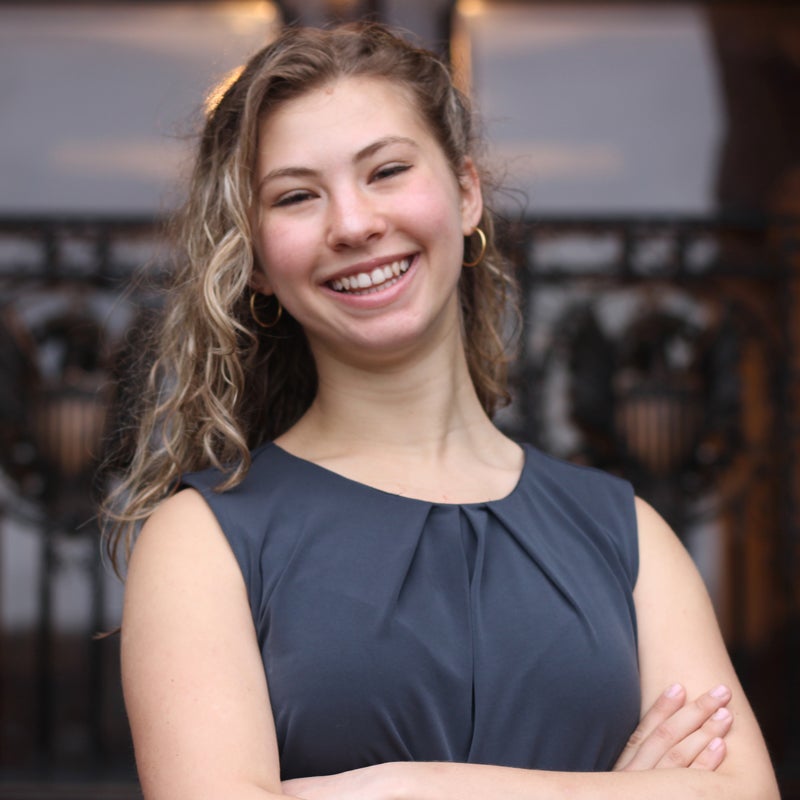 Headshot of Ava MANAKER smiling