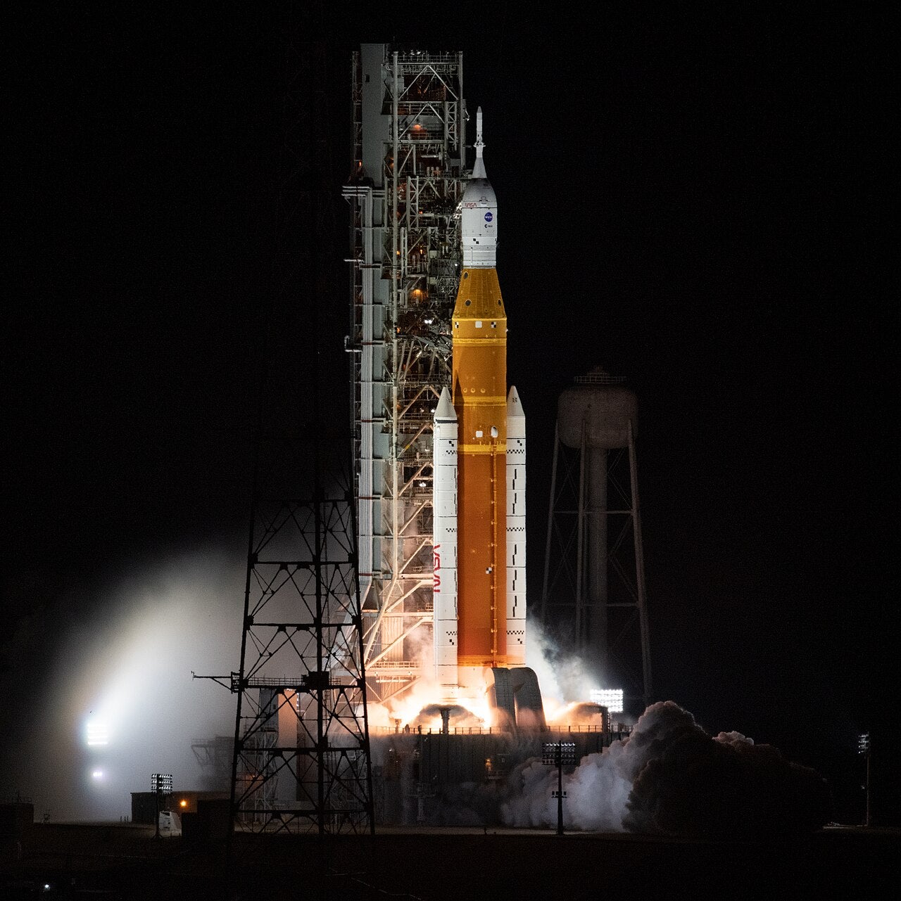 NASA’s Space Launch System rocket carrying the Orion spacecraft launches on the Artemis I flight test, Wednesday, Nov. 16, 2022.
